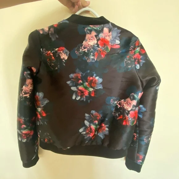 Bomber jacket - Picture 2 of 4